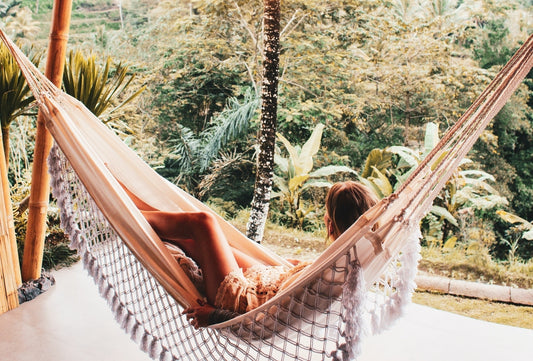 THE LOWDOWN ON LEADING A LOW-TOX LIFESTYLE